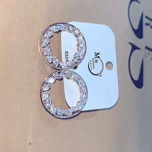 Round shape 1 caret gold earrings